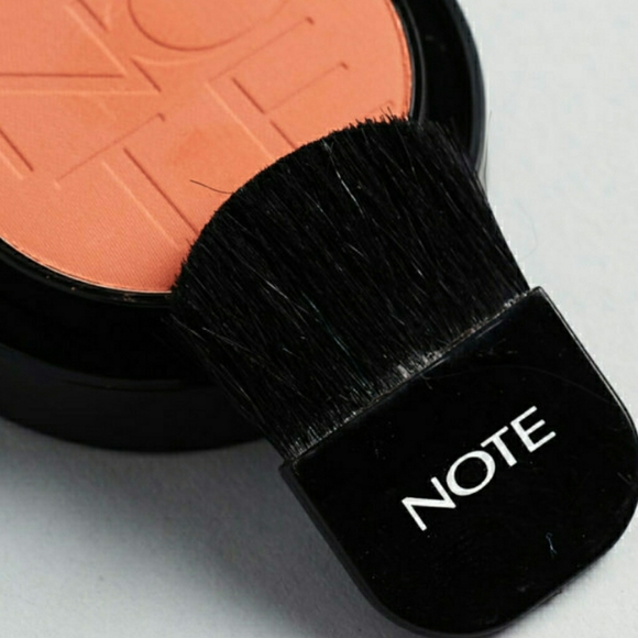 Note Cosmetics Luminous Silk Blush Compact + Brush - Picture 6 of 7